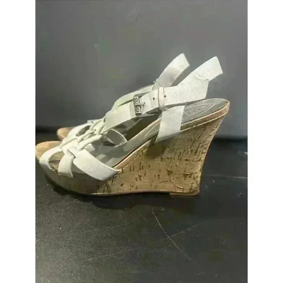 GUESS WOMEN'S WHITE LEATHER WEDGE SANDALS SIZE 6.5 - Picture 4 of 6